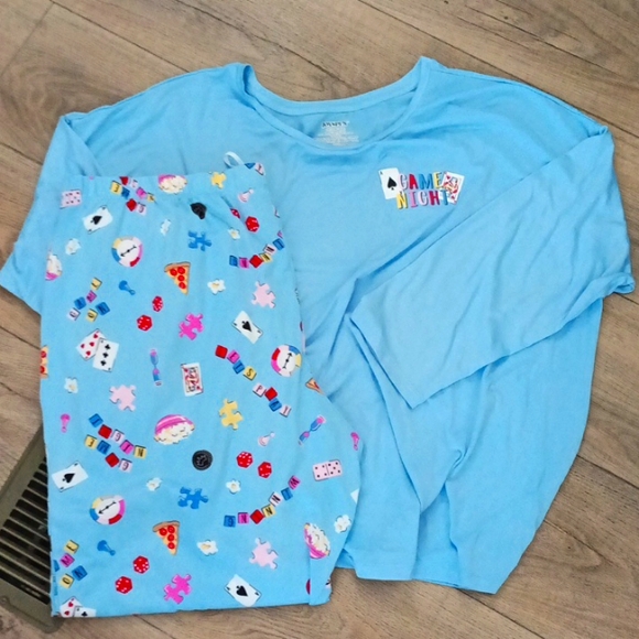 Joyspun Other - Women's Pajamas with Fun Print Game Night